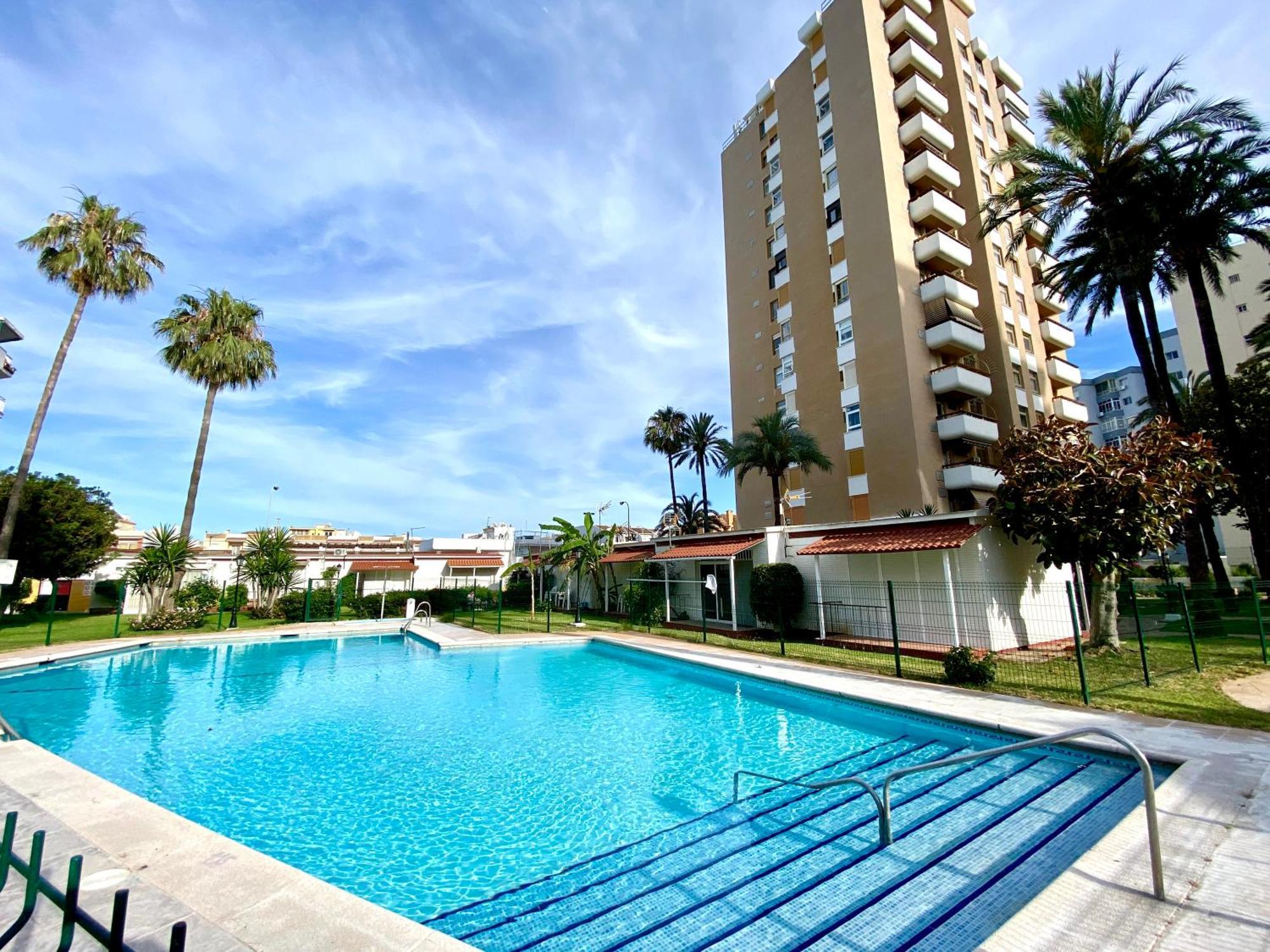 Gorgeous Apartment At The Sea In La Carihuela! Torremolinos Bagian luar foto